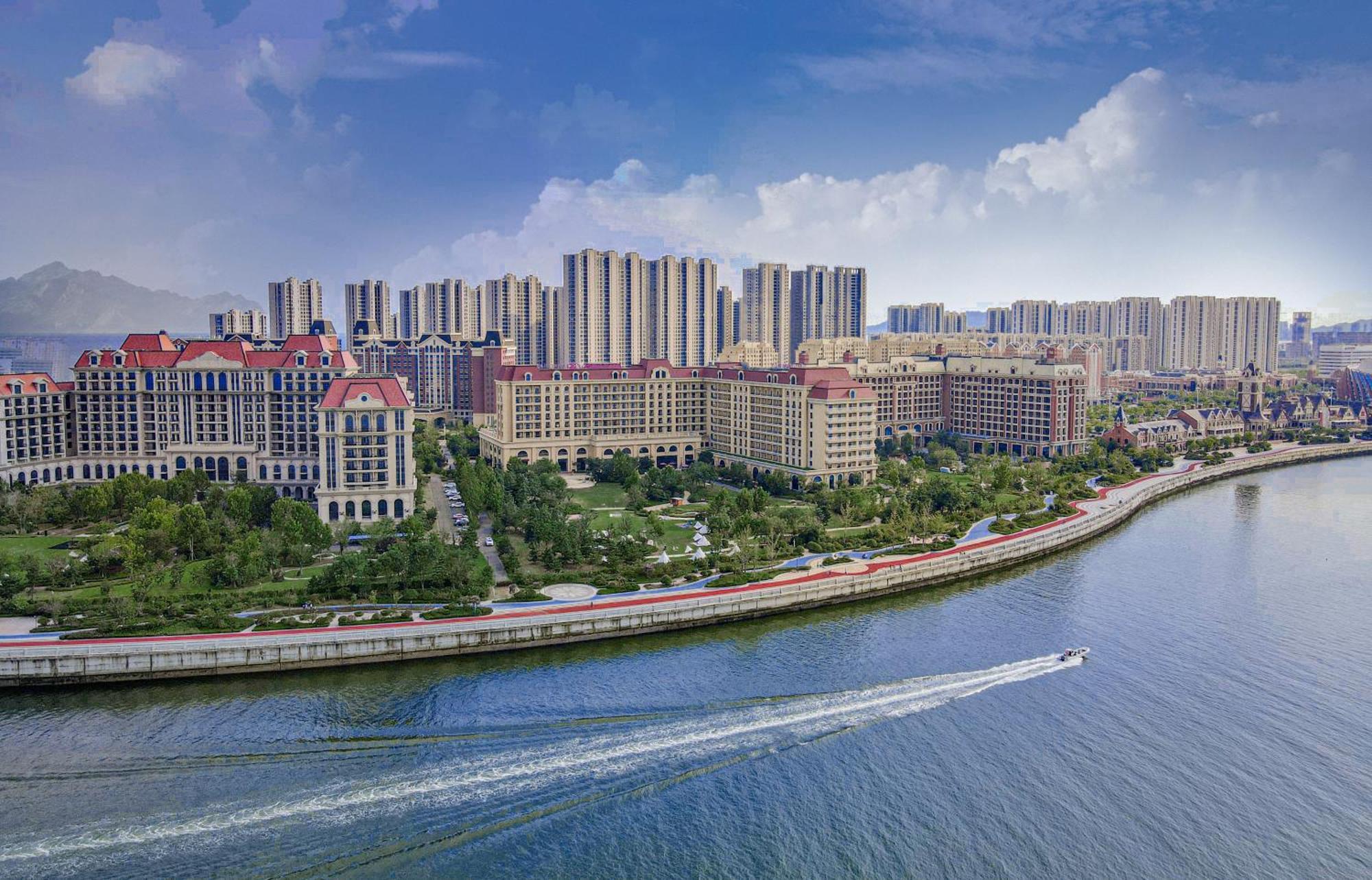 Crowne Plaza Qingdaoorientalmoviemetropolis By Ihg Hotel Exterior foto