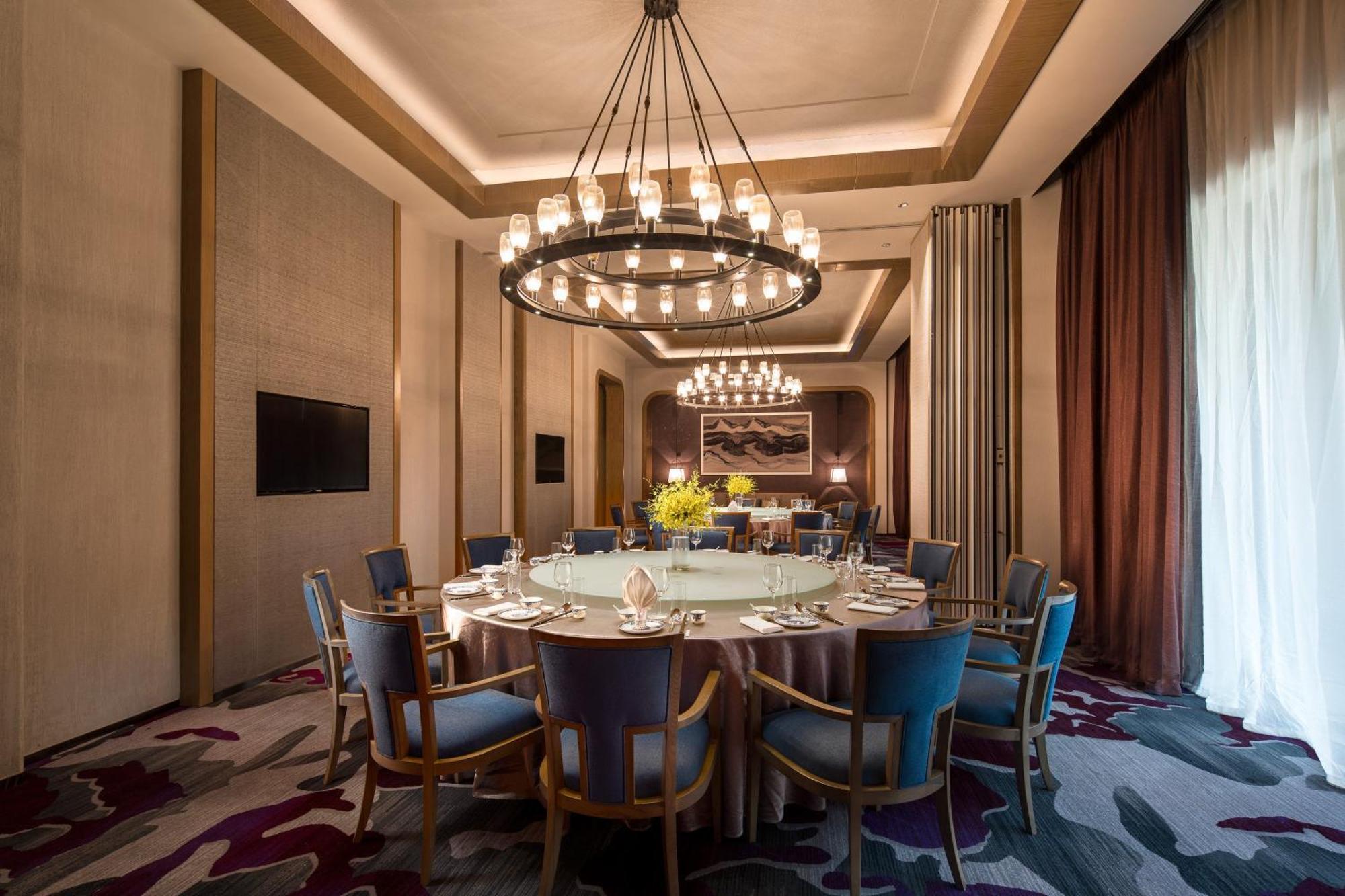 Crowne Plaza Qingdaoorientalmoviemetropolis By Ihg Hotel Exterior foto