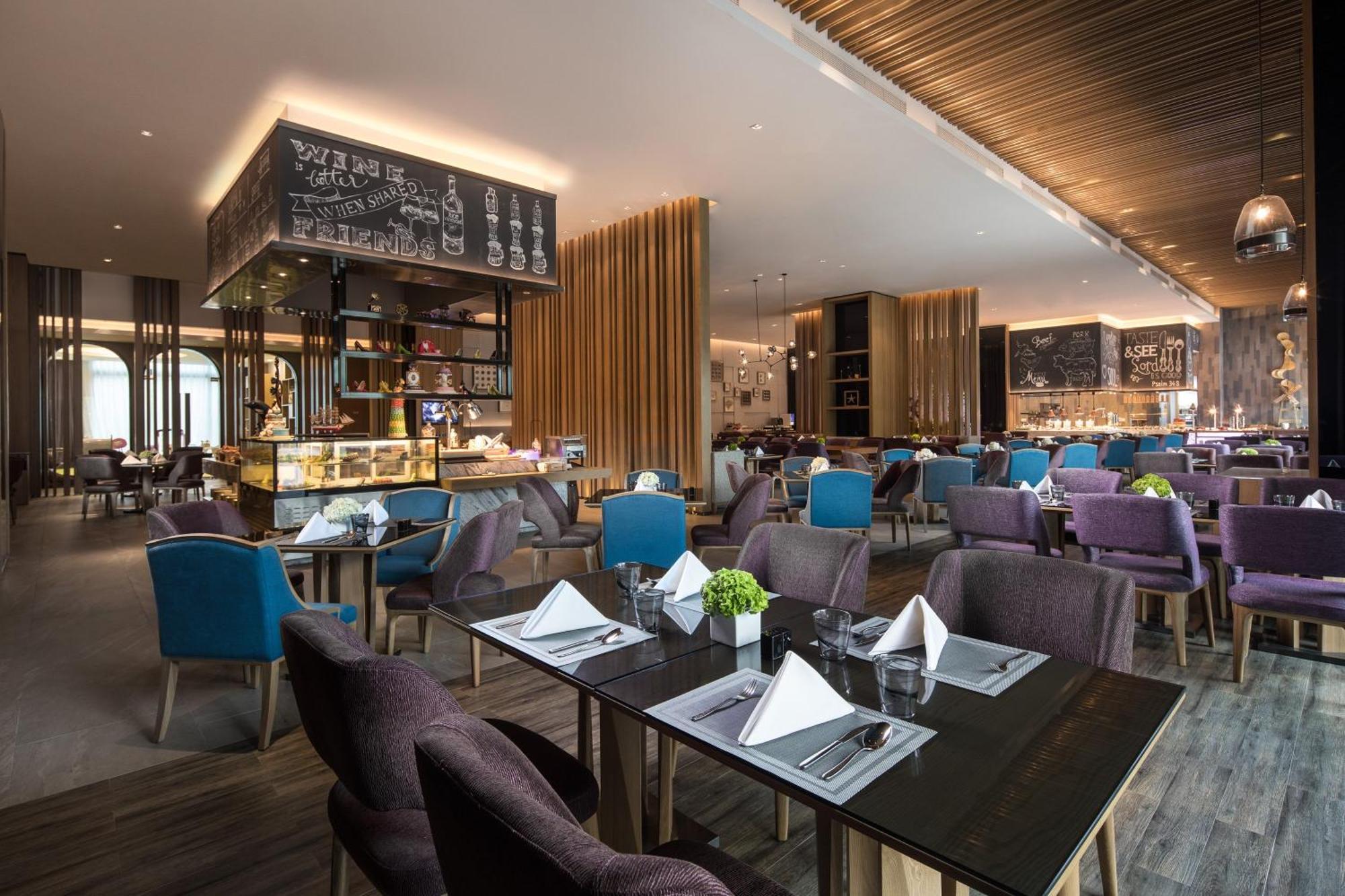 Crowne Plaza Qingdaoorientalmoviemetropolis By Ihg Hotel Exterior foto